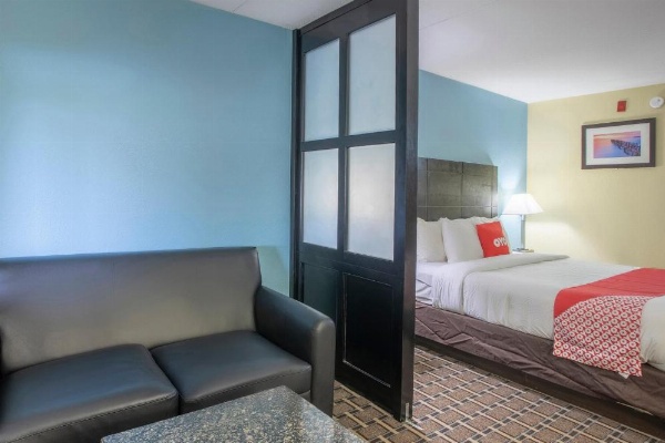 OYO Hotel Knoxville TN Cedar Bluff I-40 image 19