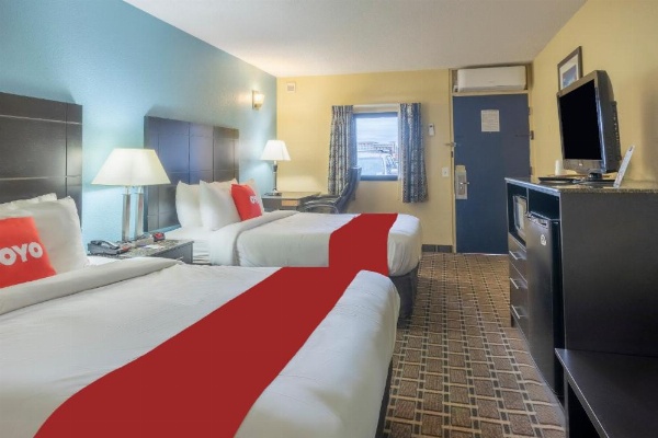 OYO Hotel Knoxville TN Cedar Bluff I-40 image 25